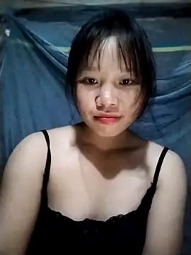 Snapshot of linh-miu99 chatting on 23, 10, 2025 linh-miu99 online show from 23, 10, 2025