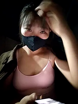 Snapshot of linh-miu99 chatting on 17, 11, 2025 linh-miu99 online show from 17, 11, 2025