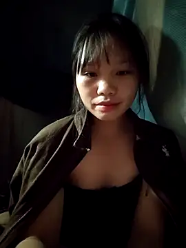 Snapshot of linh-miu99 chatting on 13, 11, 2025 linh-miu99 online show from 13, 11, 2025