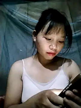 Snapshot of linh-miu99 chatting on 21, 10, 2025 linh-miu99 online show from 21, 10, 2025