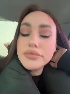 Snapshot of KiraSunshine chatting on 8, 1, 2026 KiraSunshine online show from 8, 1, 2026