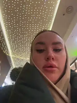 Snapshot of KiraSunshine chatting on 4, 12, 2025 KiraSunshine online show from 4, 12, 2025