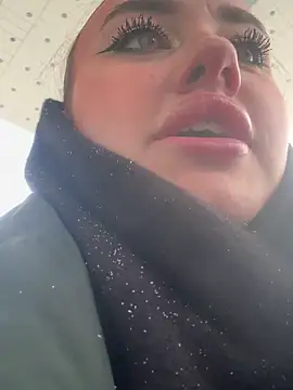 Snapshot of KiraSunshine chatting on 20, 12, 2025 KiraSunshine online show from 20, 12, 2025