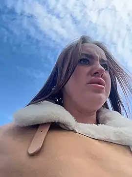 KiraSunshine online show from 8, 4, 2026