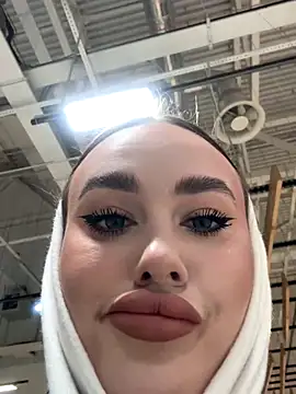 Snapshot of KiraSunshine chatting on 21, 11, 2025 KiraSunshine online show from 21, 11, 2025