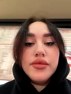 Snapshot of KiraSunshine chatting on 28, 10, 2025 KiraSunshine online show from 28, 10, 2025