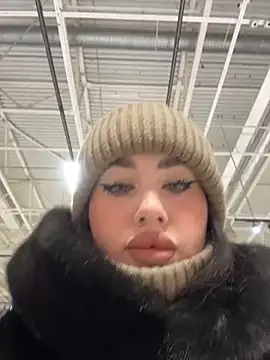 Snapshot of KiraSunshine chatting on 1, 12, 2025 KiraSunshine online show from 1, 12, 2025