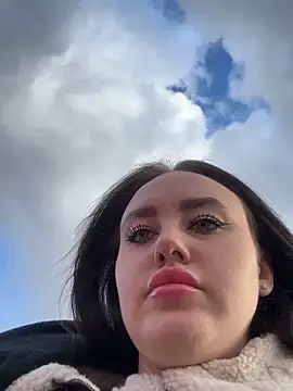 Snapshot of KiraSunshine chatting on 2, 11, 2025 KiraSunshine online show from 2, 11, 2025