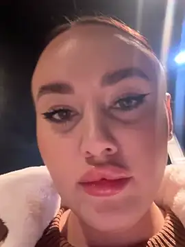 Snapshot of KiraSunshine chatting on 21, 10, 2025 KiraSunshine online show from 21, 10, 2025