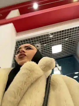 Snapshot of KiraSunshine chatting on 5, 12, 2025 KiraSunshine online show from 5, 12, 2025