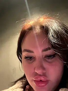 Snapshot of KiraSunshine chatting on 26, 10, 2025 KiraSunshine online show from 26, 10, 2025