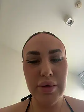 KiraSunshine online show from 3, 2, 2026