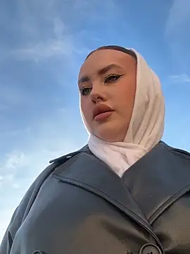 Snapshot of KiraSunshine chatting on 1, 11, 2025 KiraSunshine online show from 1, 11, 2025