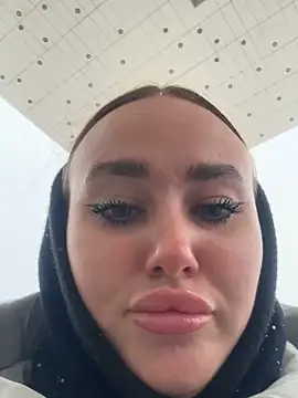 Snapshot of KiraSunshine chatting on 5, 11, 2025 KiraSunshine online show from 5, 11, 2025