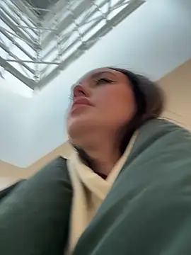 Snapshot of KiraSunshine chatting on 28, 11, 2025 KiraSunshine online show from 28, 11, 2025