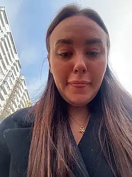 KiraSunshine online show from 5, 4, 2026