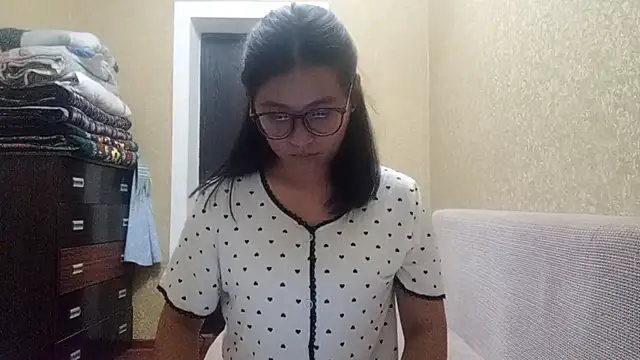 LinneaHyles online show from 17, 11, 2025