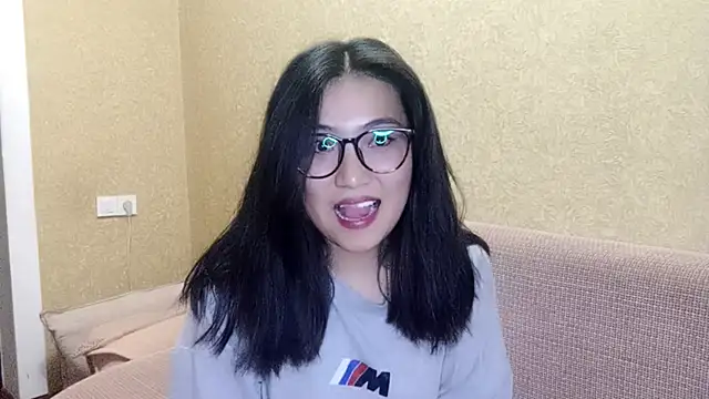 LinneaHyles online show from 28, 11, 2025