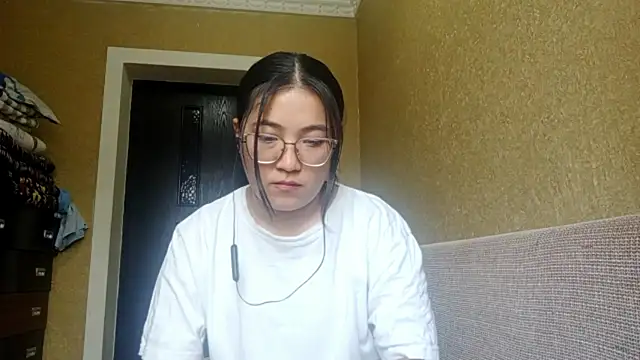 LinneaHyles online show from 10, 11, 2025