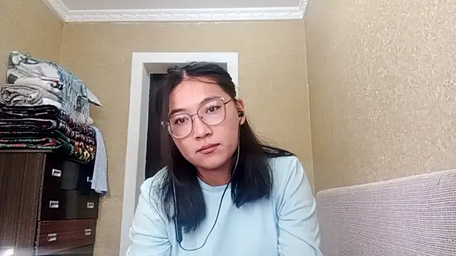 LinneaHyles online show from 12, 11, 2025