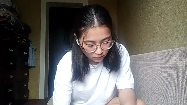 LinneaHyles online show from 5, 11, 2025