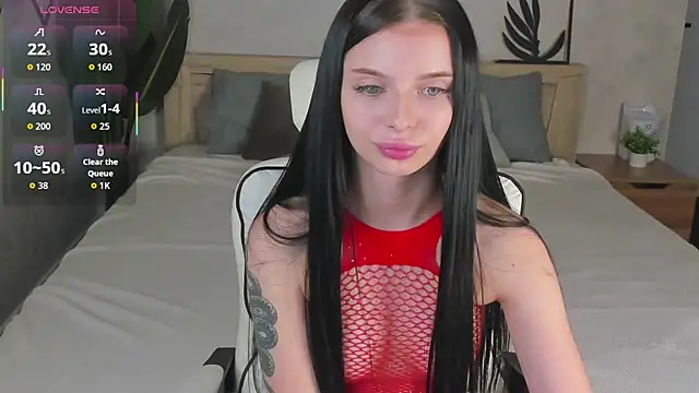 Eva Mayers online show from 4, 12, 2025