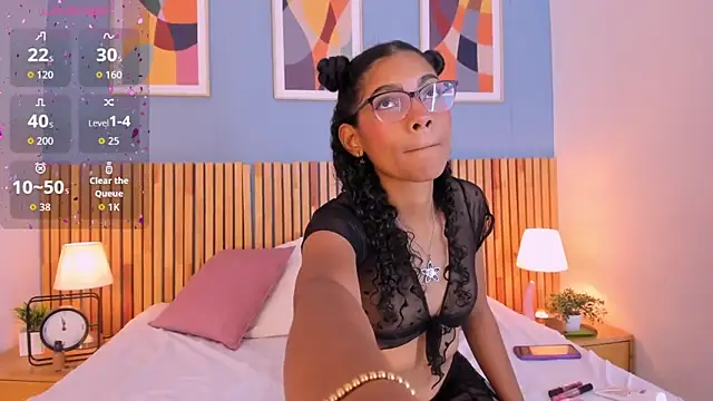 AuroraPinkk online show from 17, 12, 2025