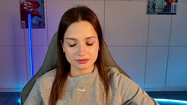 KiraVair online show from 23, 10, 2025