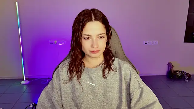 KiraVair online show from 10, 2, 2026