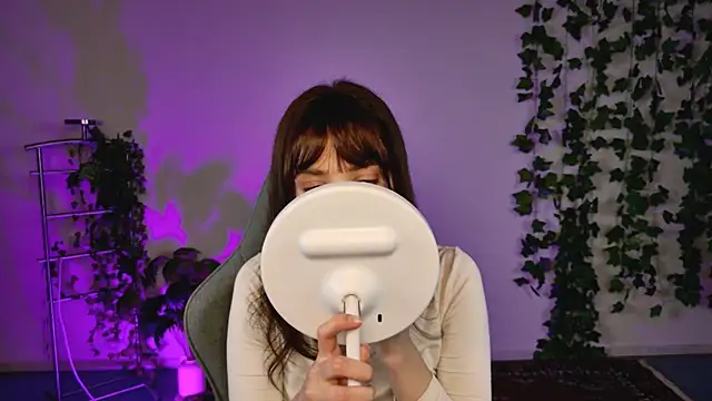 KiraVair online show from 1, 4, 2026