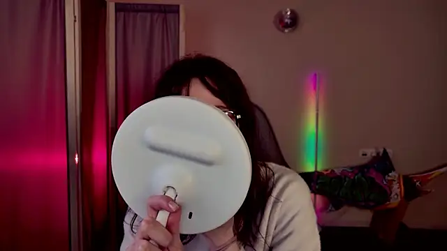 KiraVair online show from 13, 4, 2026