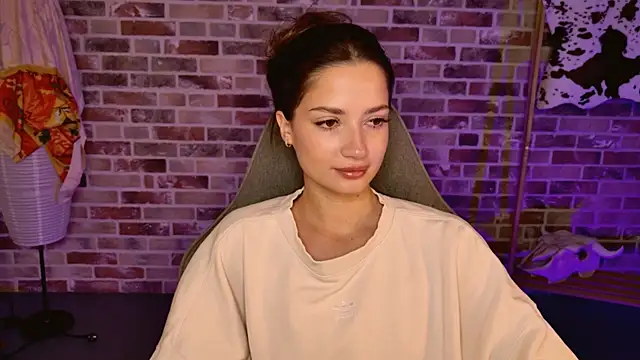 KiraVair online show from 25, 11, 2025