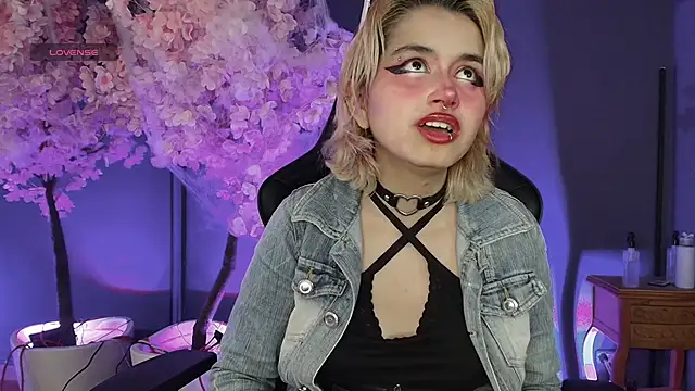 Snapshot of Navier__ chatting on 24, 10, 2025 Navier online show from 24, 10, 2025