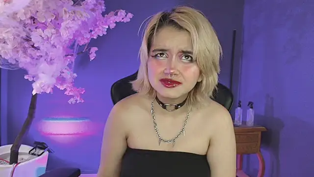 Snapshot of Navier__ chatting on 30, 10, 2025 Navier online show from 30, 10, 2025