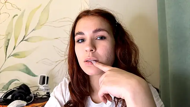 LunaAfrodita online show from 2, 11, 2025