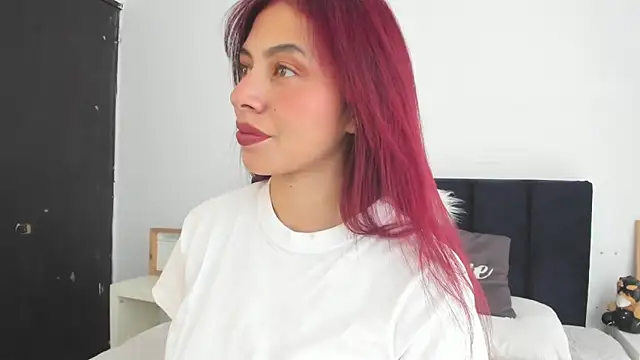 Snapshot of melanie_roux__ chatting on 24, 7, 2026 melanie roux online show from 24, 7, 2026