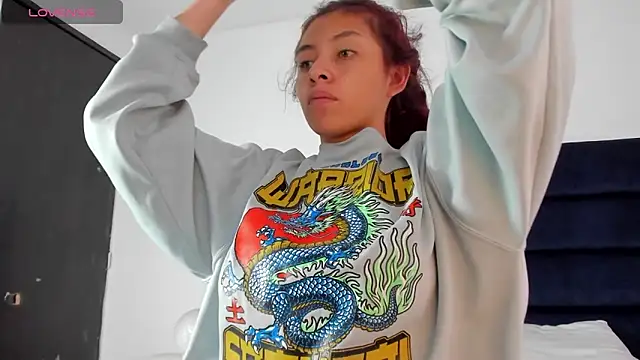 Snapshot of melanie_roux__ chatting on 7, 2, 2026 melanie roux online show from 7, 2, 2026