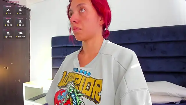 Snapshot of melanie_roux__ chatting on 4, 3, 2026 melanie roux online show from 4, 3, 2026