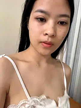 Minhee22 online show from 26, 10, 2025