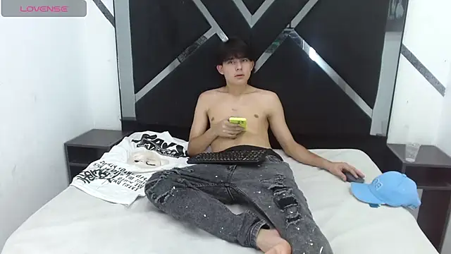 Tom 0001 online show from 30, 10, 2025