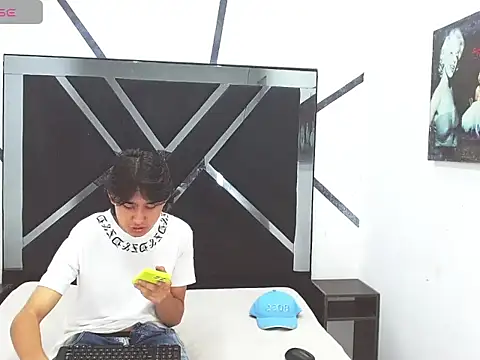 Tom 0001 online show from 6, 11, 2025