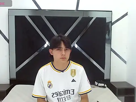 Tom 0001 online show from 27, 10, 2025