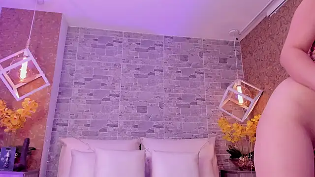 Snapshot of Catalina-Thompson chatting on 26, 11, 2025 Catalina-Thompson online show from 26, 11, 2025