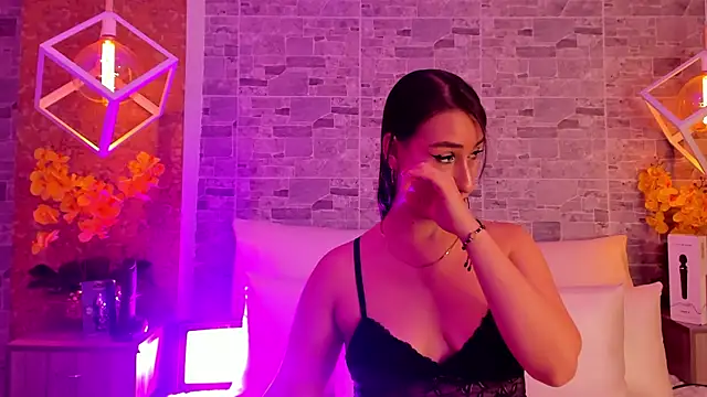 Snapshot of Catalina-Thompson chatting on 6, 11, 2025 Catalina-Thompson online show from 6, 11, 2025