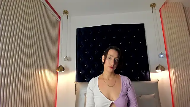 Snapshot of Catalina-Thompson chatting on 23, 10, 2025 Catalina-Thompson online show from 23, 10, 2025