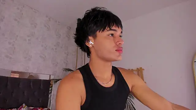 Snapshot of david_lux chatting on 2, 12, 2025 david lux online show from 2, 12, 2025