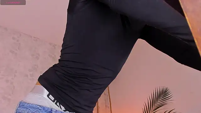 Snapshot of david_lux chatting on 7, 11, 2025 david lux online show from 7, 11, 2025