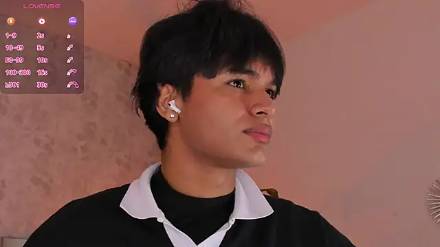 Snapshot of david_lux chatting on 29, 10, 2025 david lux online show from 29, 10, 2025