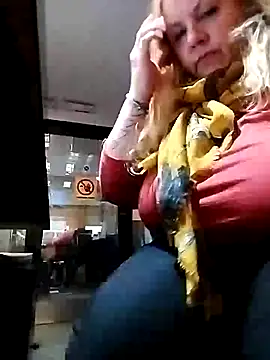 Snapshot of JennyInVegas chatting on 15, 7, 2026 JennyInVegas online show from 15, 7, 2026