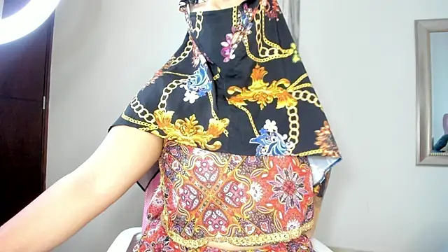 Snapshot of Inaya_Khalifa chatting on 28, 10, 2025 Inaya Khalifa online show from 28, 10, 2025